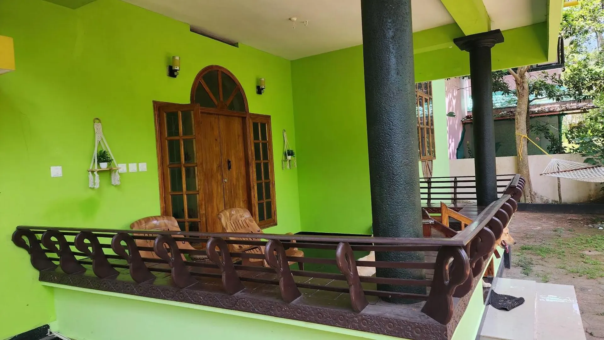 Rum i privatbostad Mira'S Surf Home Stay Varkala